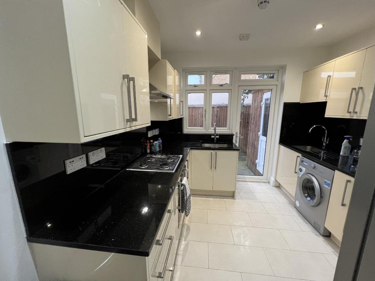 מלון Hanwell 4 Wharncliffe Drive מראה חיצוני תמונה