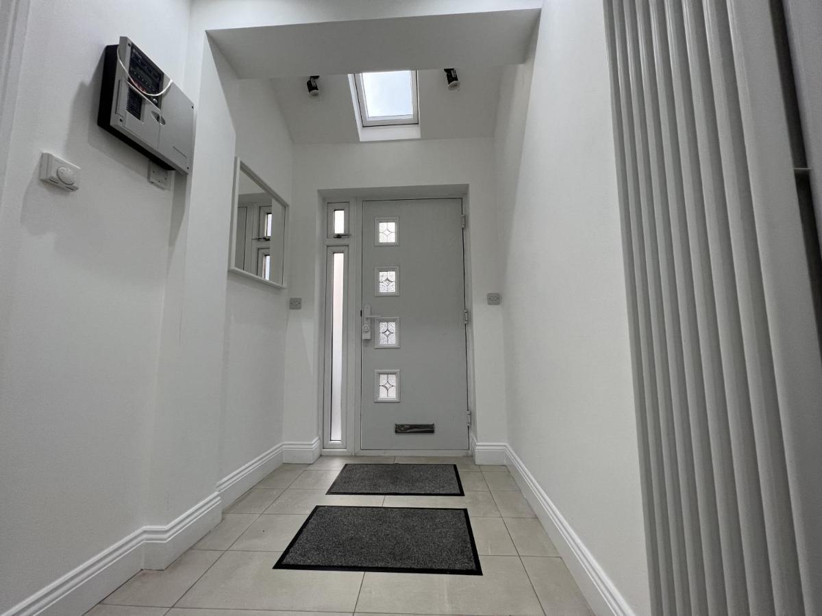 מלון Hanwell 4 Wharncliffe Drive מראה חיצוני תמונה