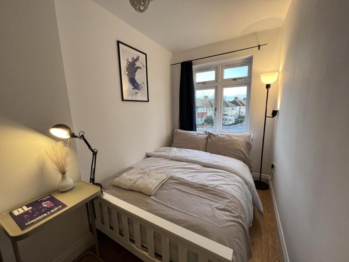 מלון Hanwell 4 Wharncliffe Drive מראה חיצוני תמונה