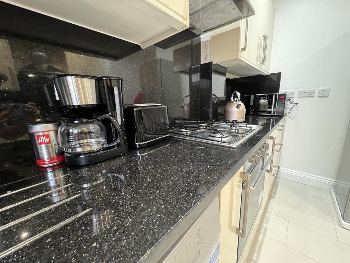 מלון Hanwell 4 Wharncliffe Drive מראה חיצוני תמונה