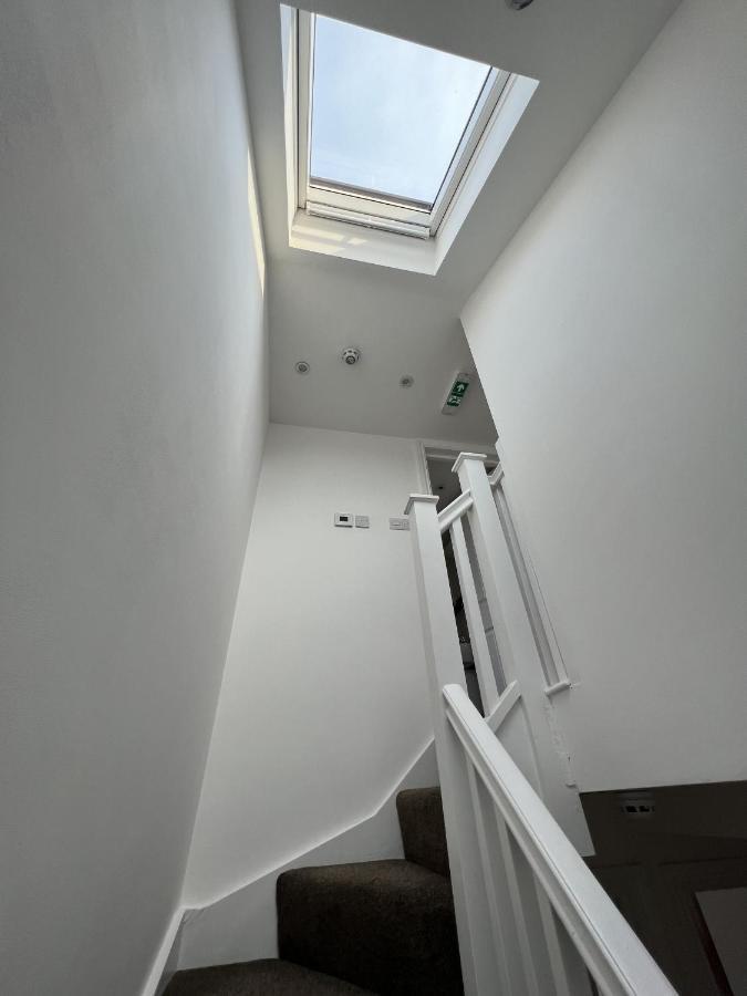 מלון Hanwell 4 Wharncliffe Drive מראה חיצוני תמונה