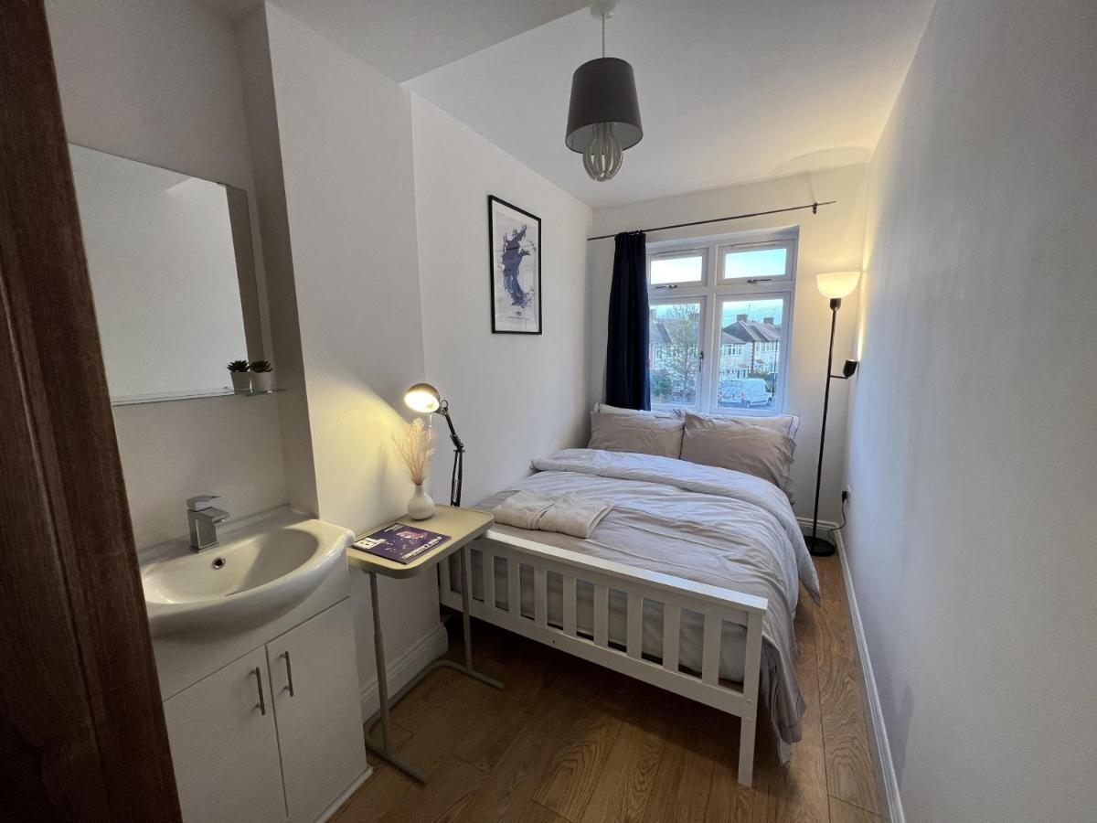 מלון Hanwell 4 Wharncliffe Drive מראה חיצוני תמונה