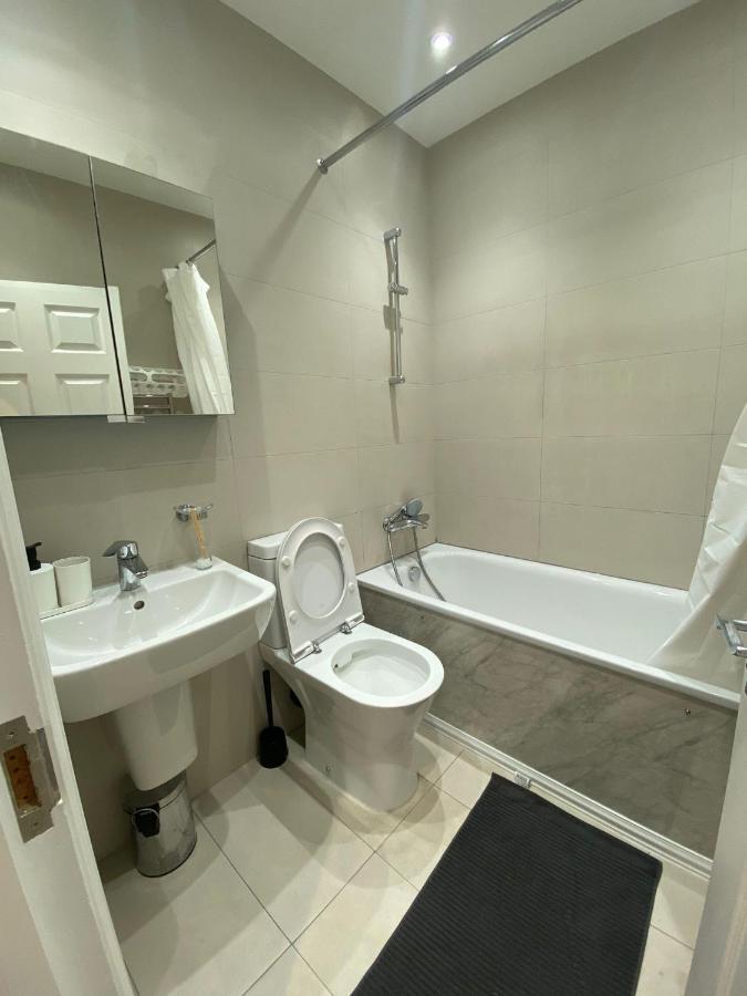 מלון Hanwell 4 Wharncliffe Drive מראה חיצוני תמונה