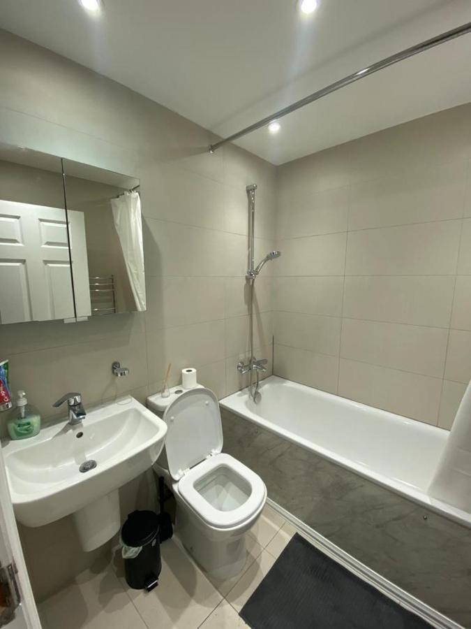 מלון Hanwell 4 Wharncliffe Drive מראה חיצוני תמונה
